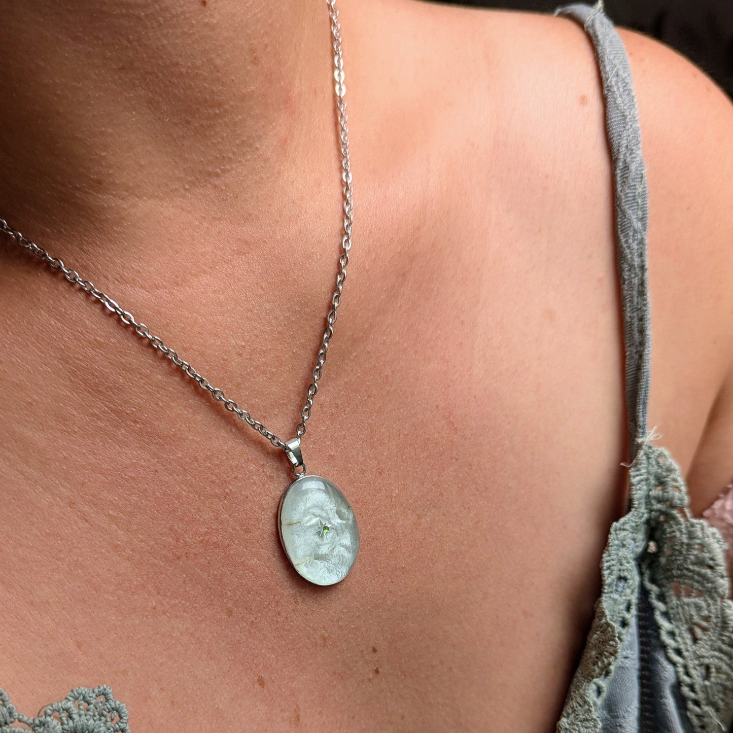 Collier Monnaie du pape & étoile verte