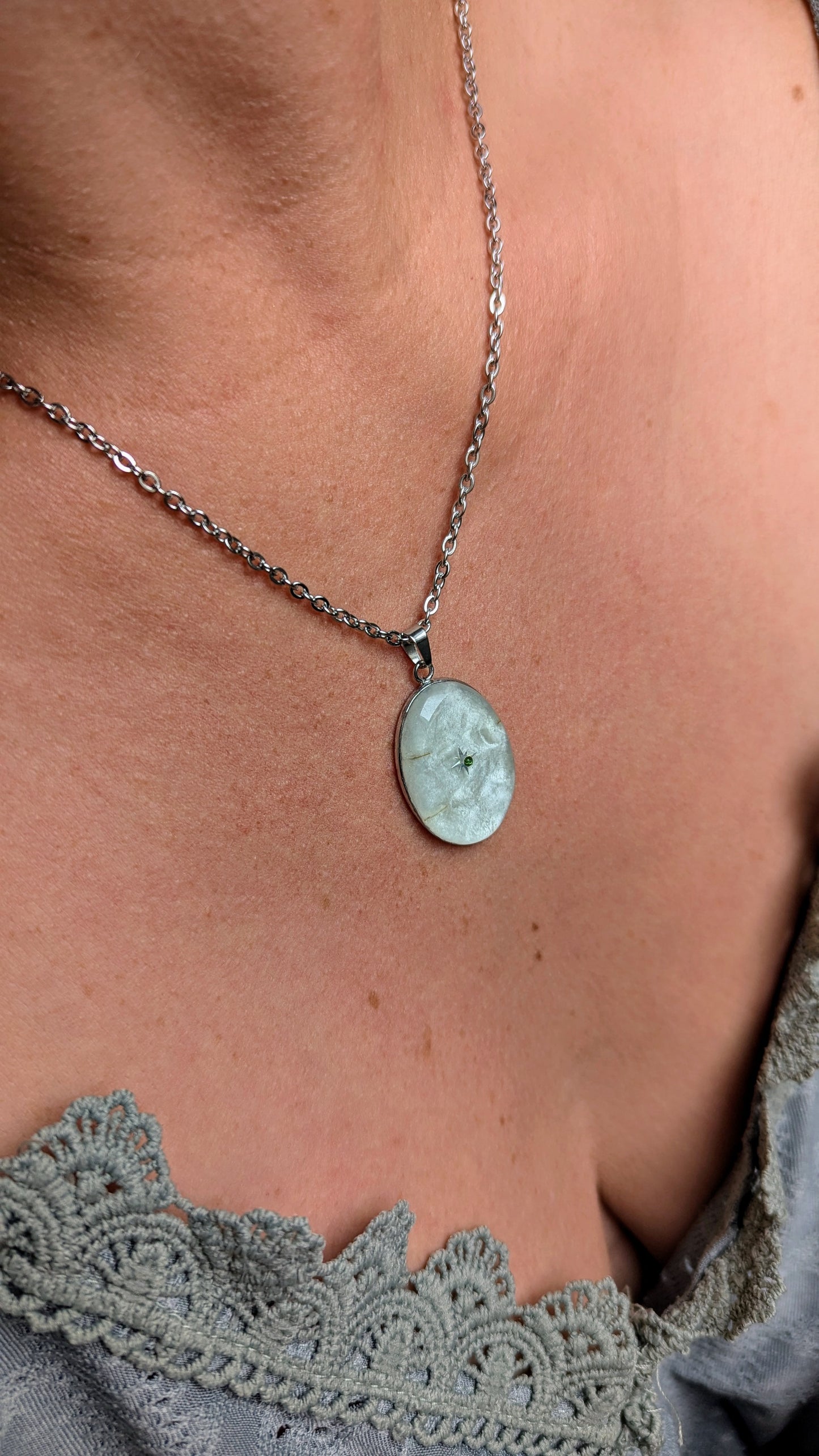 Collier Monnaie du pape & étoile verte