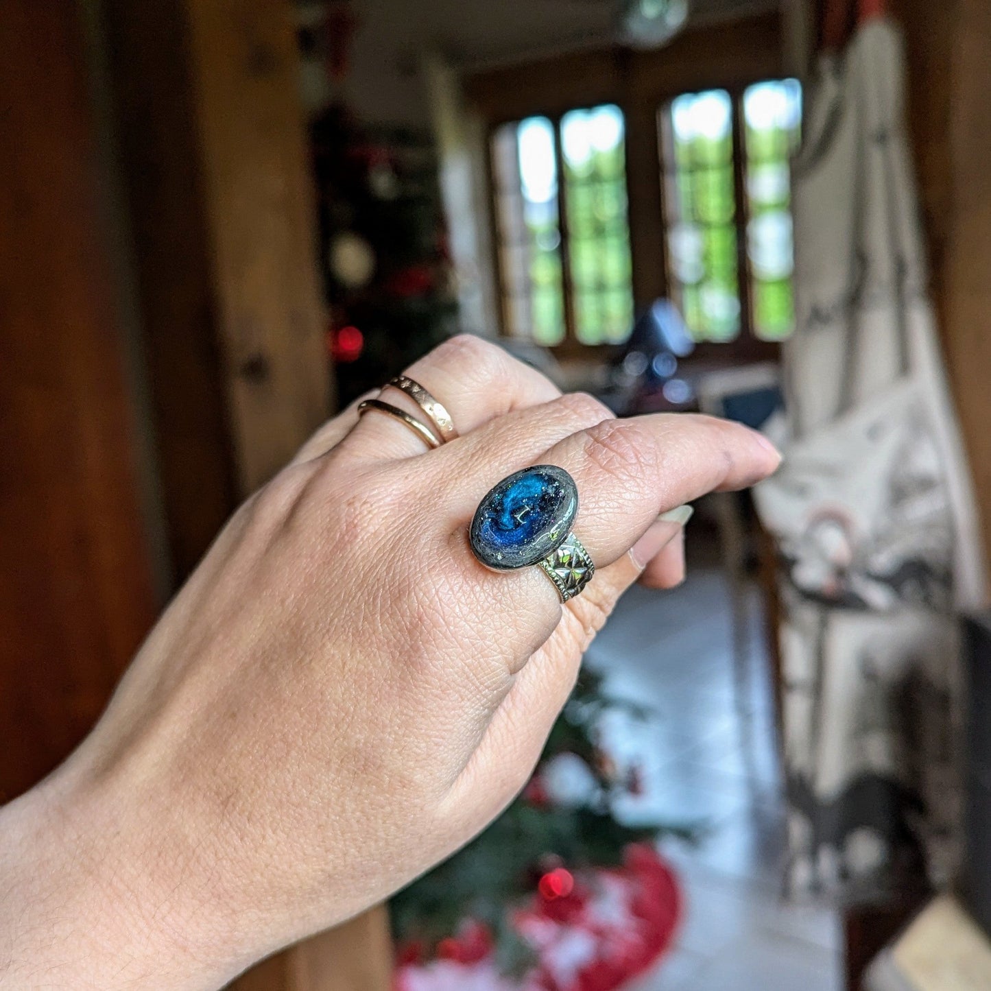 bague bleu et argent avec poils de chat