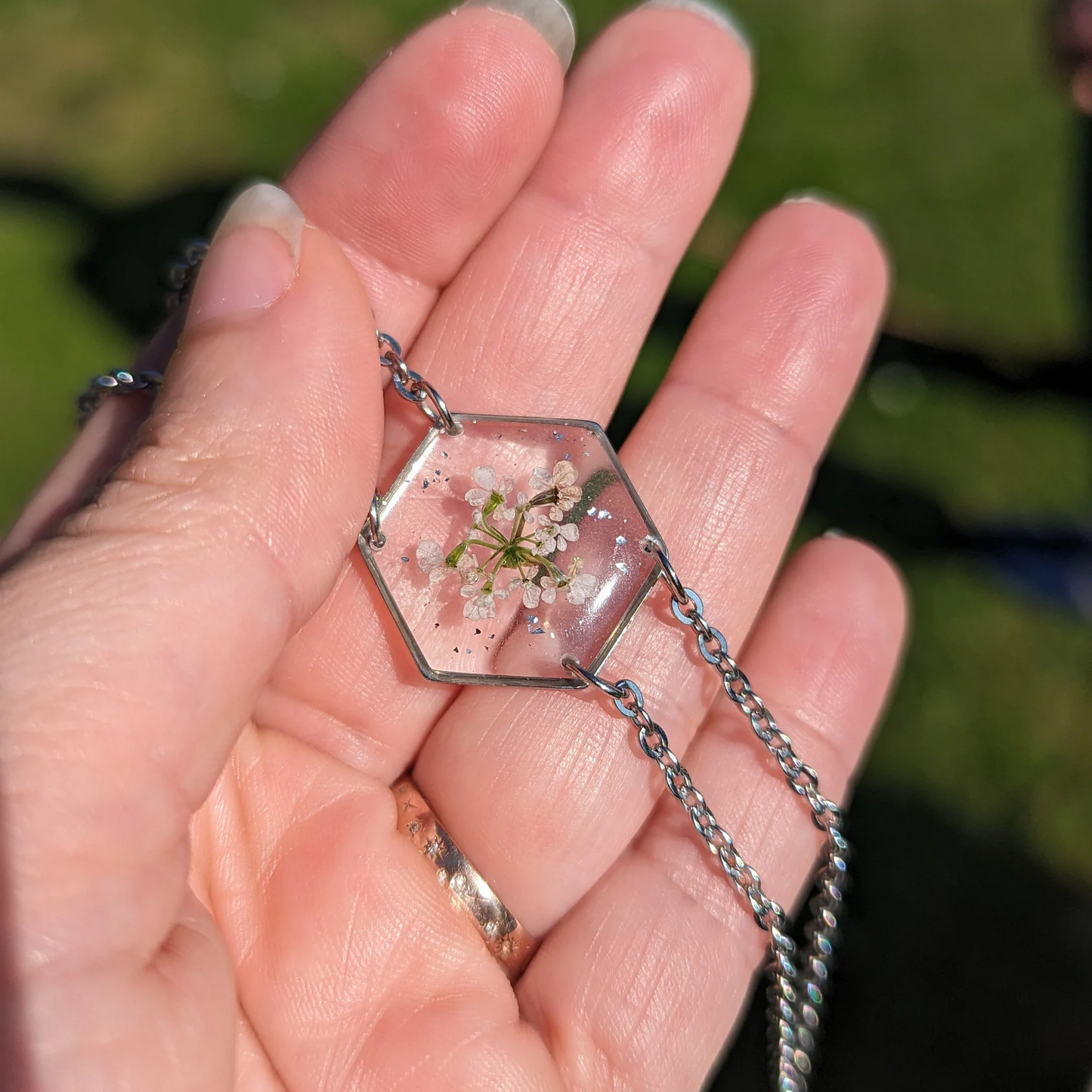 Bracelet transparent avec fleurs de Cerfeuil